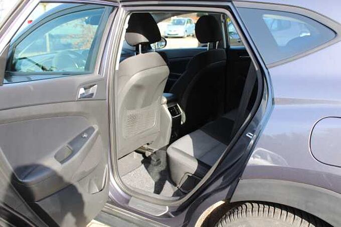 Hyundai Tucson Diesel blue 1.6 CRDi 2WD DCT Advantage
