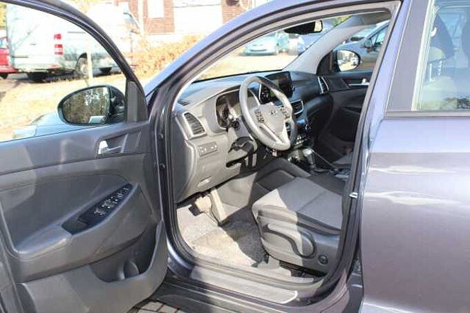 Hyundai Tucson Diesel blue 1.6 CRDi 2WD DCT Advantage